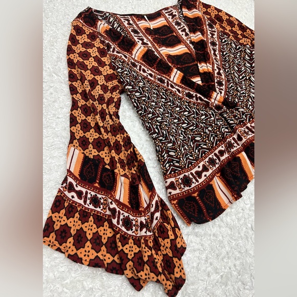 Free People Size XL Rosalie Bell Sleeve Faux Wrap Boho Top Coral Combo Blouse - Picture 7 of 16